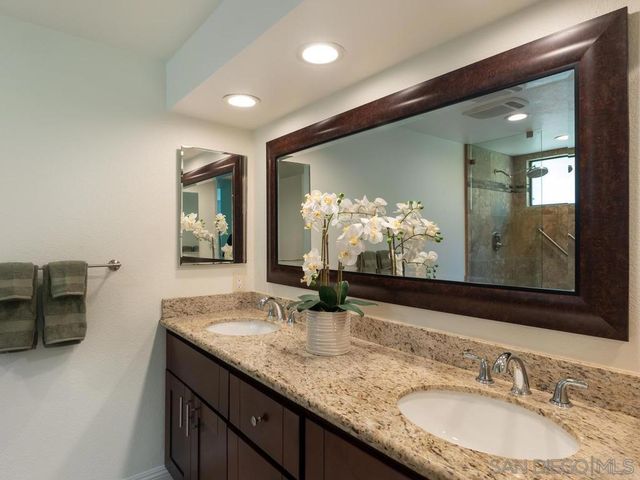 7301 CALLE DE FUENTES, Carlsbad, CA 92009