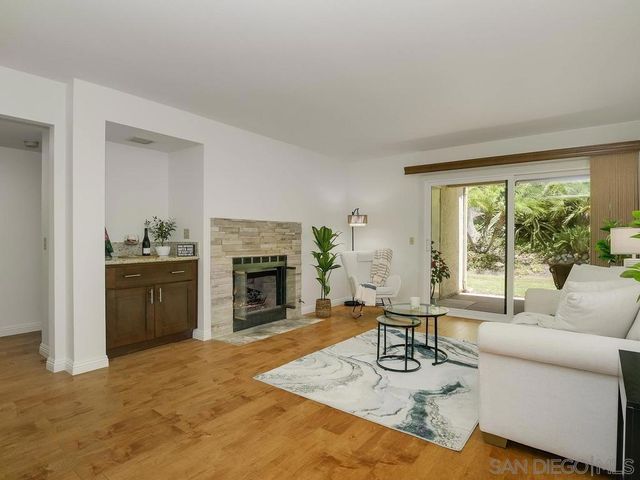 7301 CALLE DE FUENTES, Carlsbad, CA 92009