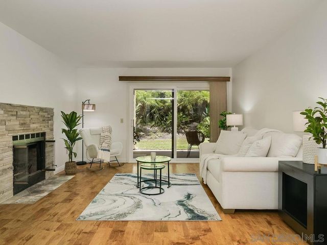 7301 CALLE DE FUENTES, Carlsbad, CA 92009