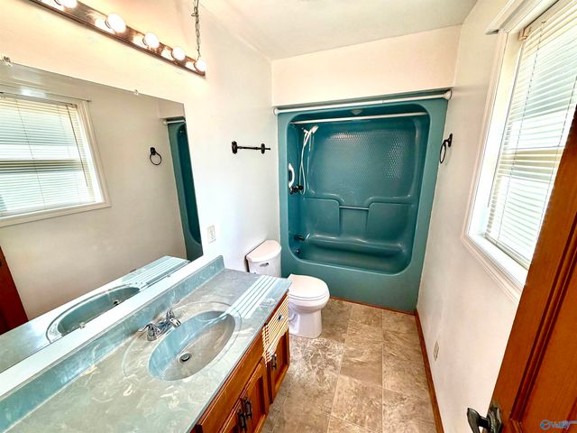 332 Joe Hope Drive, Geraldine, AL 35974