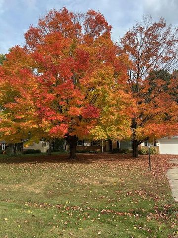 6106 S 121st STREET, Hales Corners, WI 53130