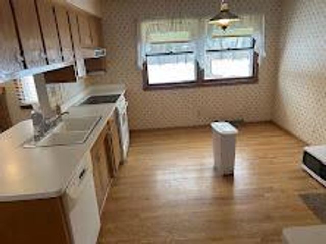 6106 S 121st STREET, Hales Corners, WI 53130