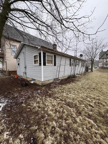 2048 N 35th STREET, Milwaukee, WI 53208