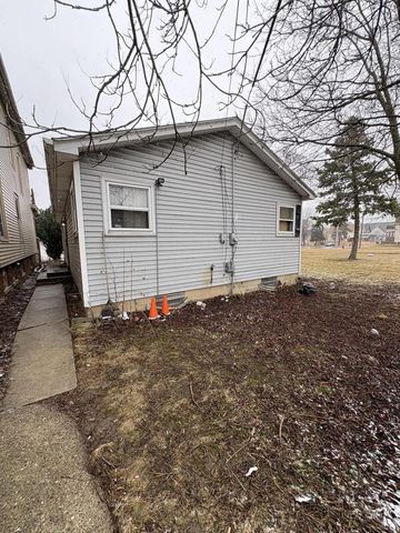 2048 N 35th STREET, Milwaukee, WI 53208