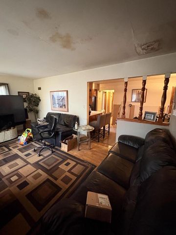 2048 N 35th STREET, Milwaukee, WI 53208