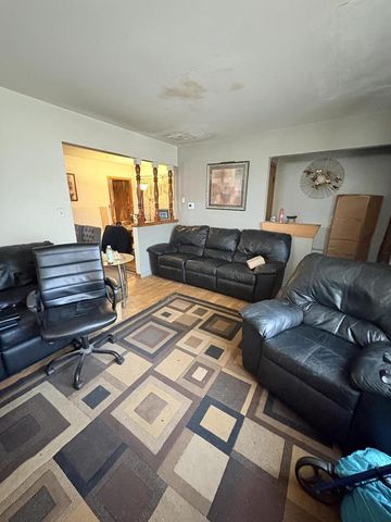 2048 N 35th STREET, Milwaukee, WI 53208