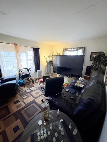 2048 N 35th STREET, Milwaukee, WI 53208