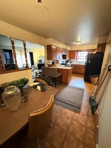 2048 N 35th STREET, Milwaukee, WI 53208