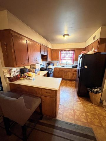 2048 N 35th STREET, Milwaukee, WI 53208