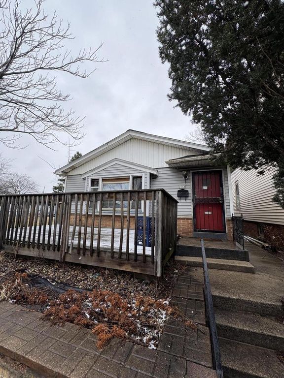 2048 N 35th STREET, Milwaukee, WI 53208