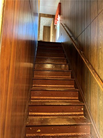 319 Duquesne St, New Castle, PA 16101
