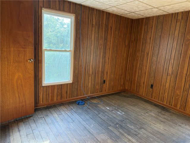 319 Duquesne St, New Castle, PA 16101