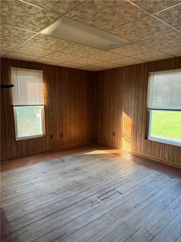 319 Duquesne St, New Castle, PA 16101