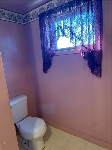 319 Duquesne St, New Castle, PA 16101