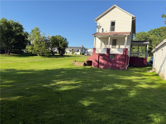 319 Duquesne St, New Castle, PA 16101