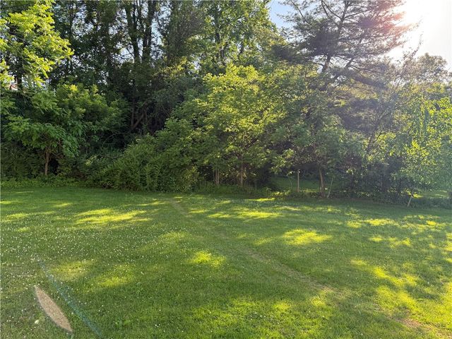 319 Duquesne St, New Castle, PA 16101