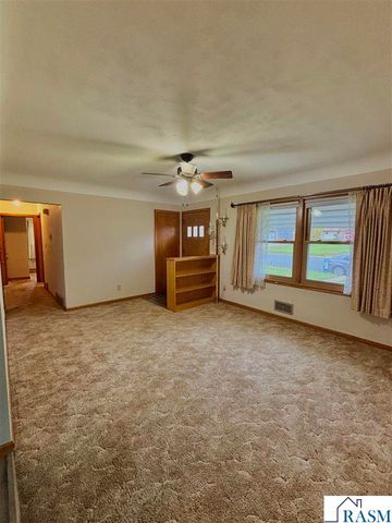 313 9th Street, Gaylord, MN 55334