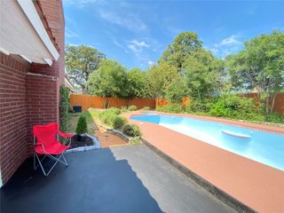 404 Heather Lane, Hurst, TX 76054