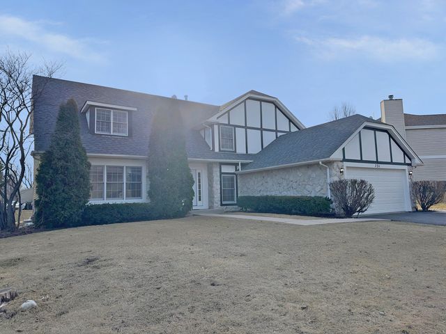 731 Roaring Brook Lane, Algonquin, IL 60102
