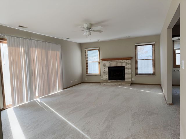 731 Roaring Brook Lane, Algonquin, IL 60102