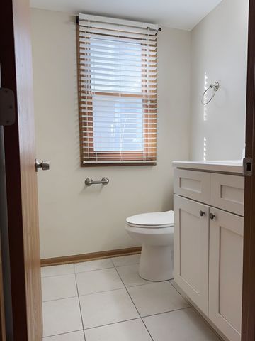 731 Roaring Brook Lane, Algonquin, IL 60102