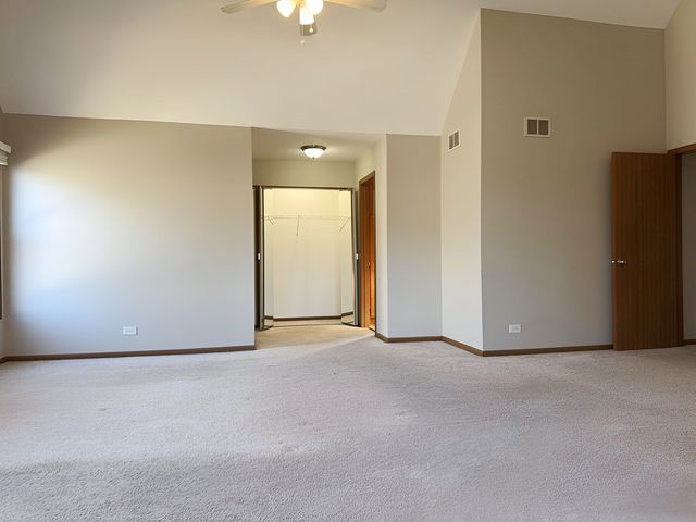 731 Roaring Brook Lane, Algonquin, IL 60102