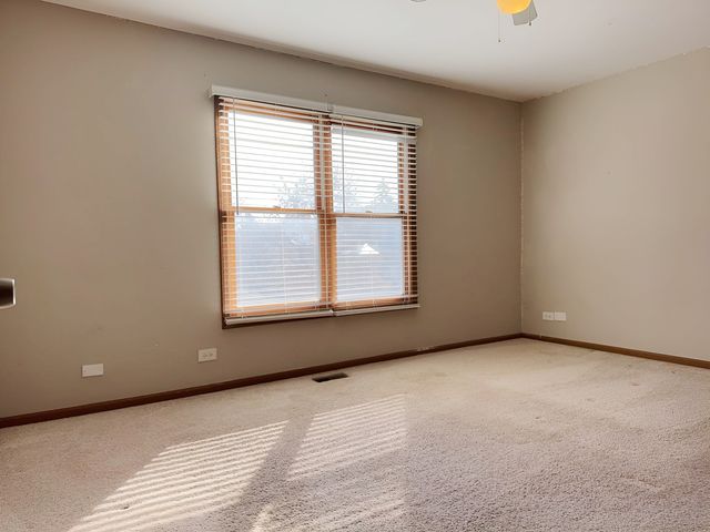 731 Roaring Brook Lane, Algonquin, IL 60102