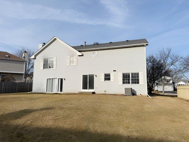 731 Roaring Brook Lane, Algonquin, IL 60102
