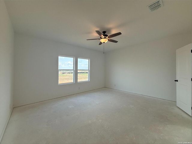 120 Peeps Ct., Adkins, TX 78101