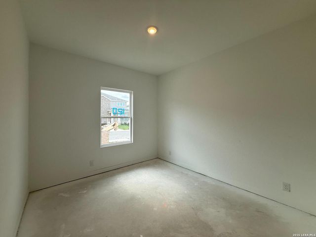 120 Peeps Ct., Adkins, TX 78101