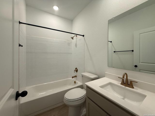 120 Peeps Ct., Adkins, TX 78101