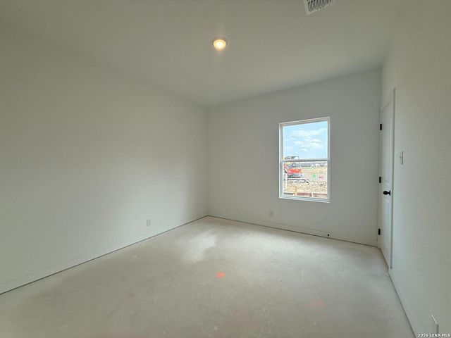 120 Peeps Ct., Adkins, TX 78101