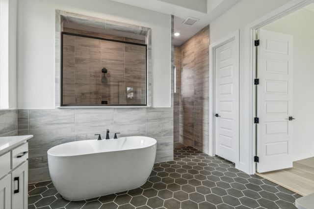 117 Swan Lake Drive, Waxahachie, TX 75165