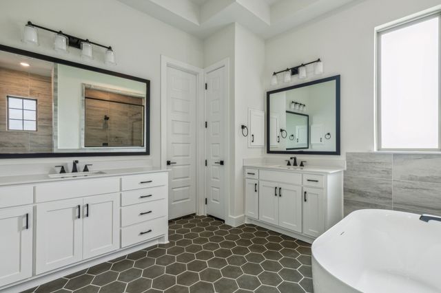 117 Swan Lake Drive, Waxahachie, TX 75165