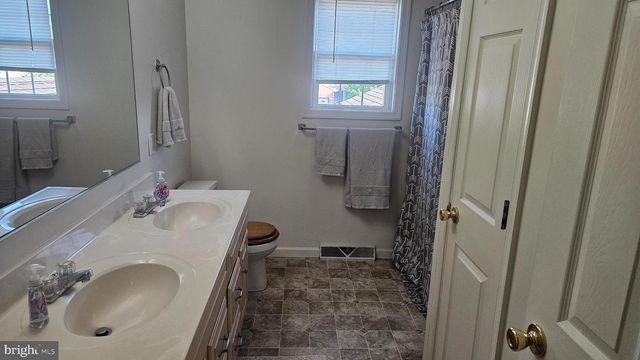 132 LIGHTHOUSE DR, Jonestown, PA 17038