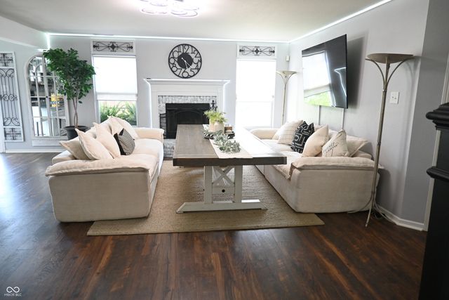7821 Edgemanor Court, Indianapolis, IN 46239