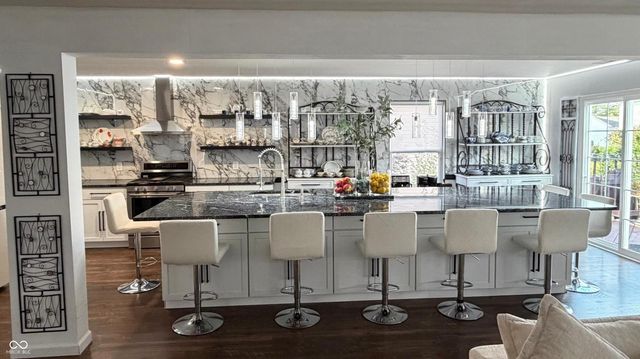 7821 Edgemanor Court, Indianapolis, IN 46239