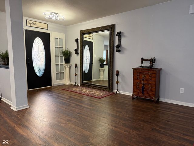 7821 Edgemanor Court, Indianapolis, IN 46239