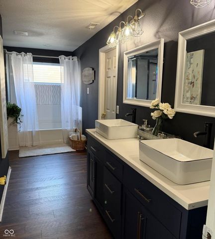 7821 Edgemanor Court, Indianapolis, IN 46239