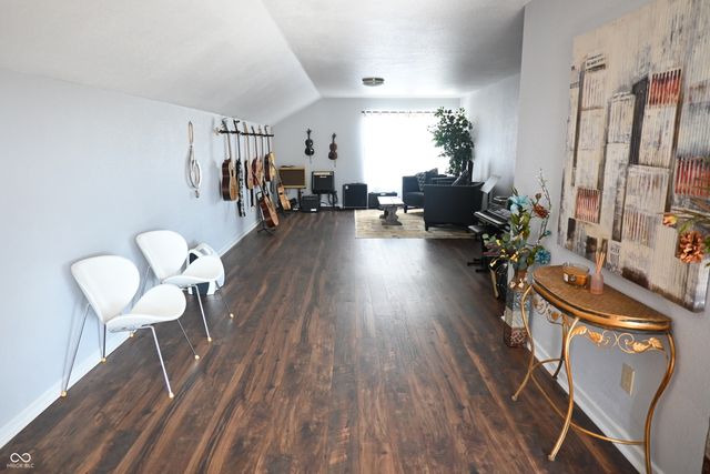 7821 Edgemanor Court, Indianapolis, IN 46239