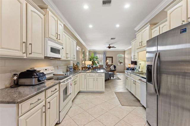 370 MEANDERING WAY, Polk City, FL 33868