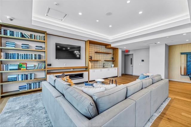 400 CENTRAL AVENUE 1001, St Petersburg, FL 33701