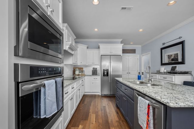 1707 Day Flower Dr, Murfreesboro, TN 37130