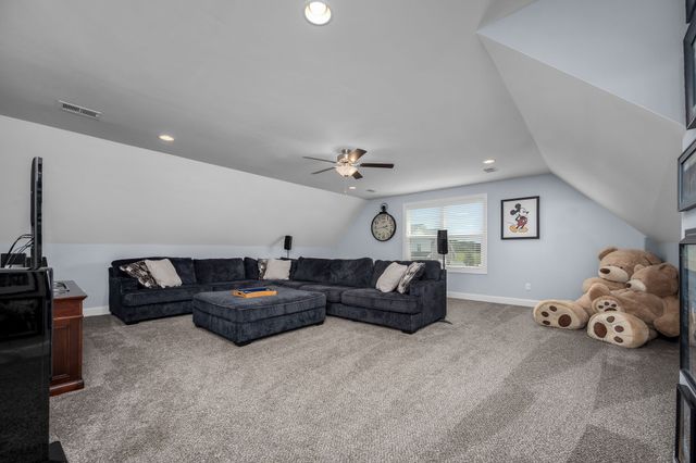 1707 Day Flower Dr, Murfreesboro, TN 37130