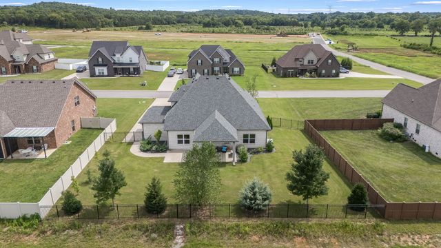 1707 Day Flower Dr, Murfreesboro, TN 37130