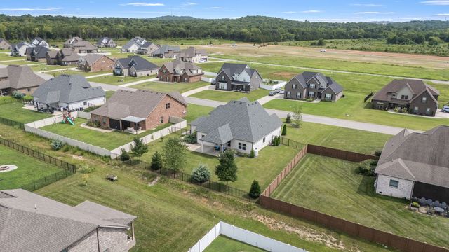 1707 Day Flower Dr, Murfreesboro, TN 37130