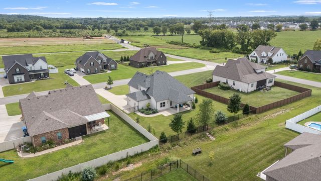 1707 Day Flower Dr, Murfreesboro, TN 37130