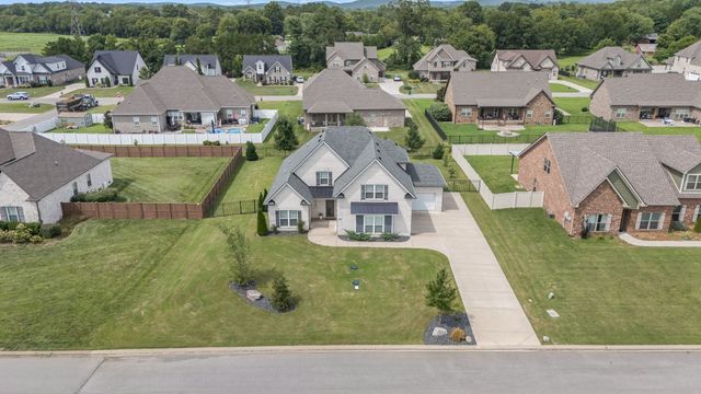 1707 Day Flower Dr, Murfreesboro, TN 37130