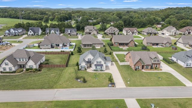1707 Day Flower Dr, Murfreesboro, TN 37130