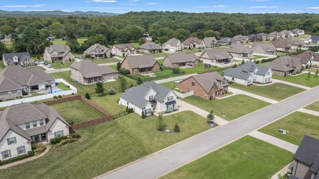 1707 Day Flower Dr, Murfreesboro, TN 37130